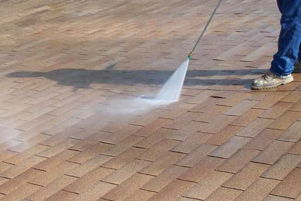 roof cleaning services